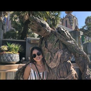 Meet your Posher, Enya